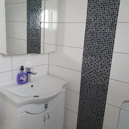 Apartamento Kuca Odmah Do Plaze *